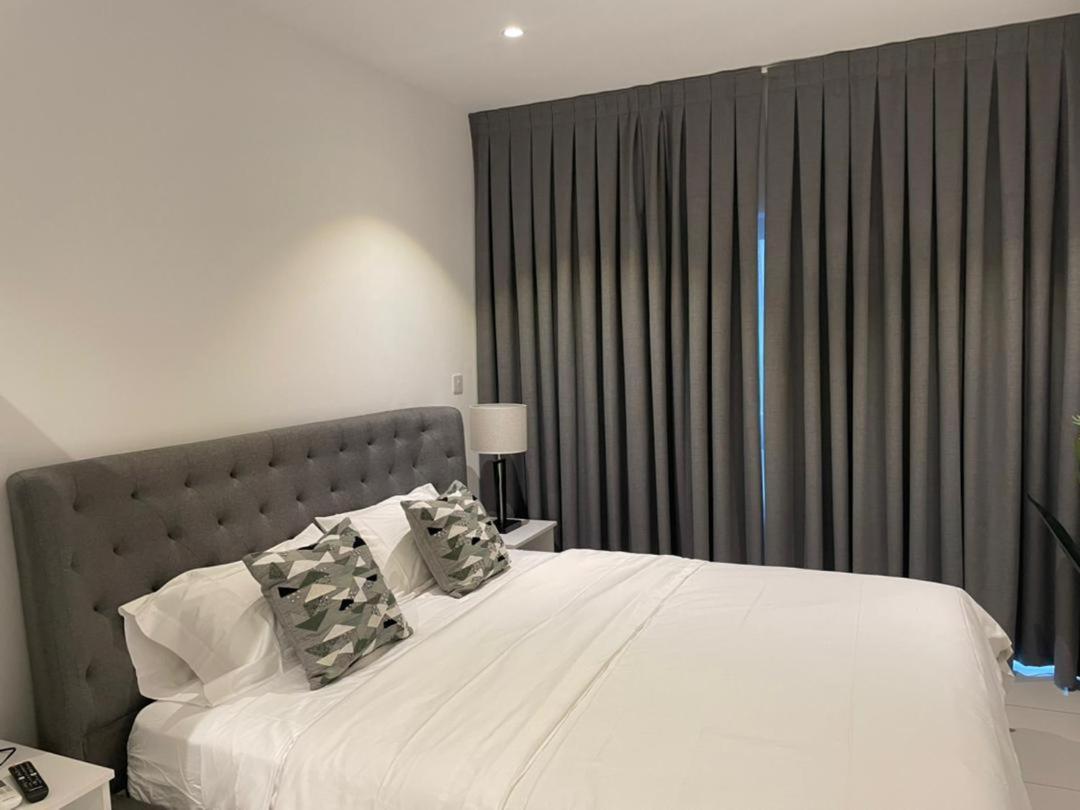 Апартаменты Embassy Gardens Deluxe Аккра Экстерьер фото